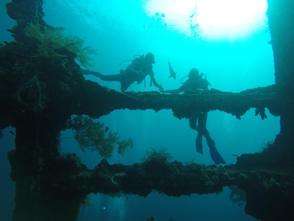 Ocean View Tulamben Dive & Resort Экстерьер фото