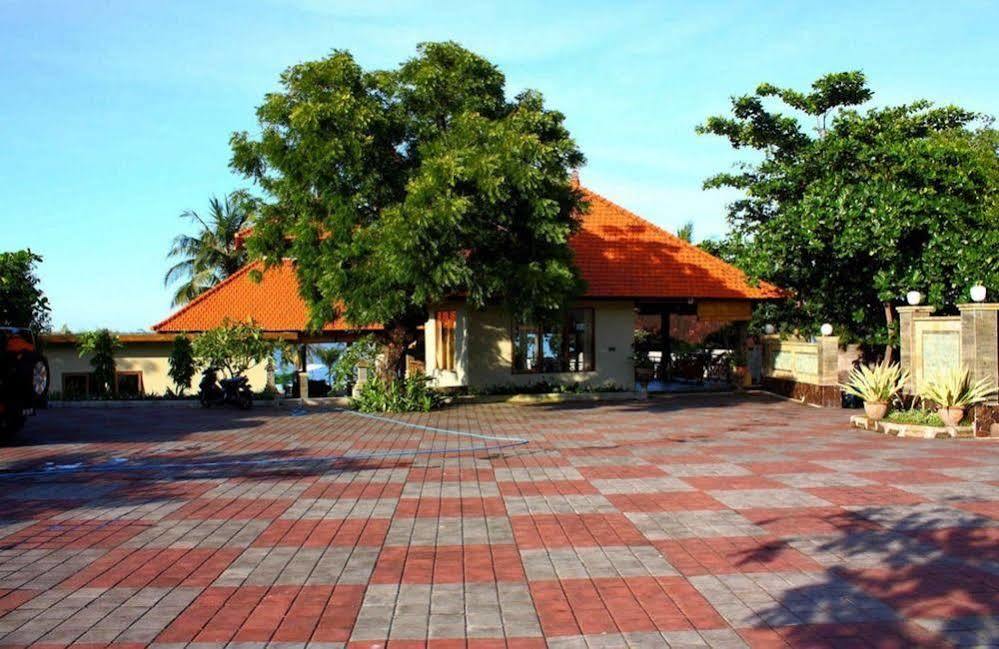 Ocean View Tulamben Dive & Resort Экстерьер фото